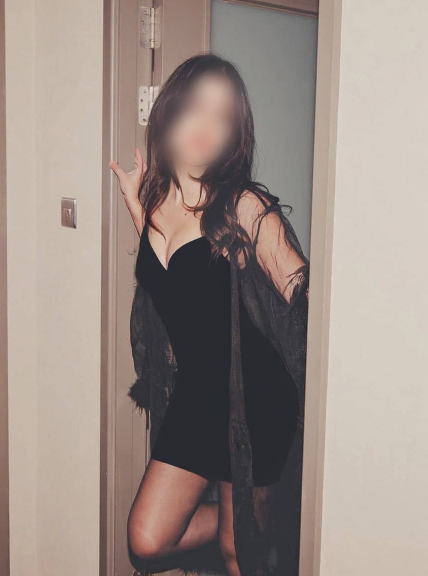 Alexis image 2